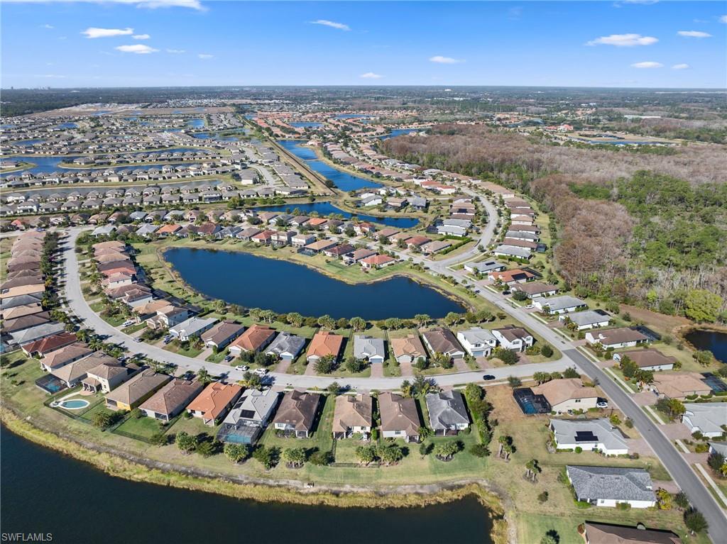 HAMPTON LAKES - Residential