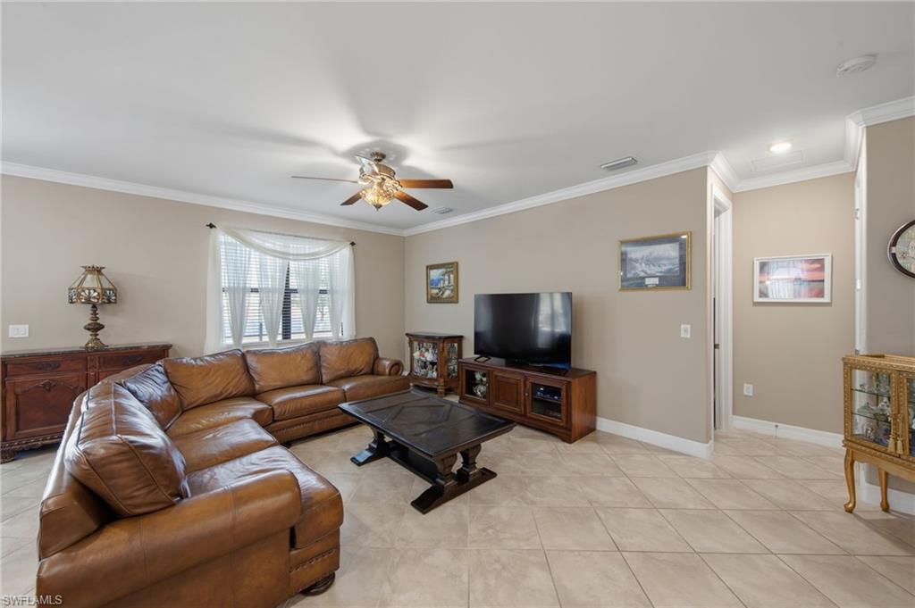 HAMPTON LAKES - Residential