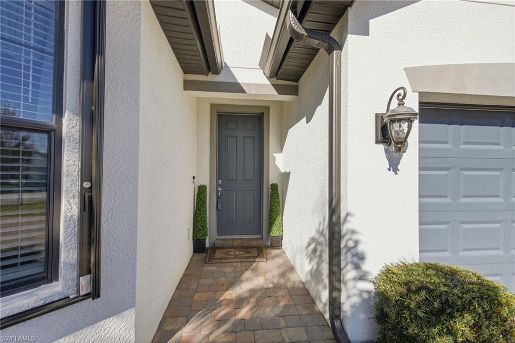 HAMPTON LAKES - Residential