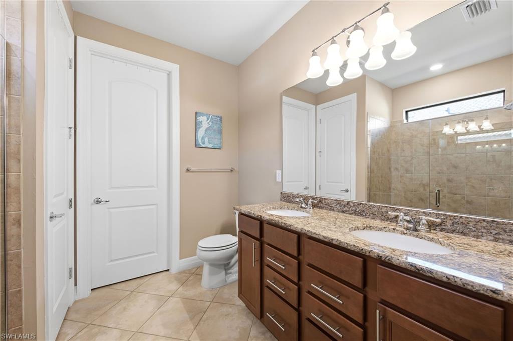 HAMPTON LAKES - Residential