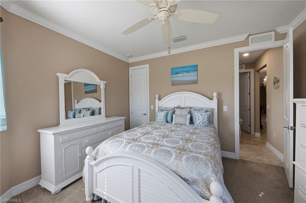 HAMPTON LAKES - Residential