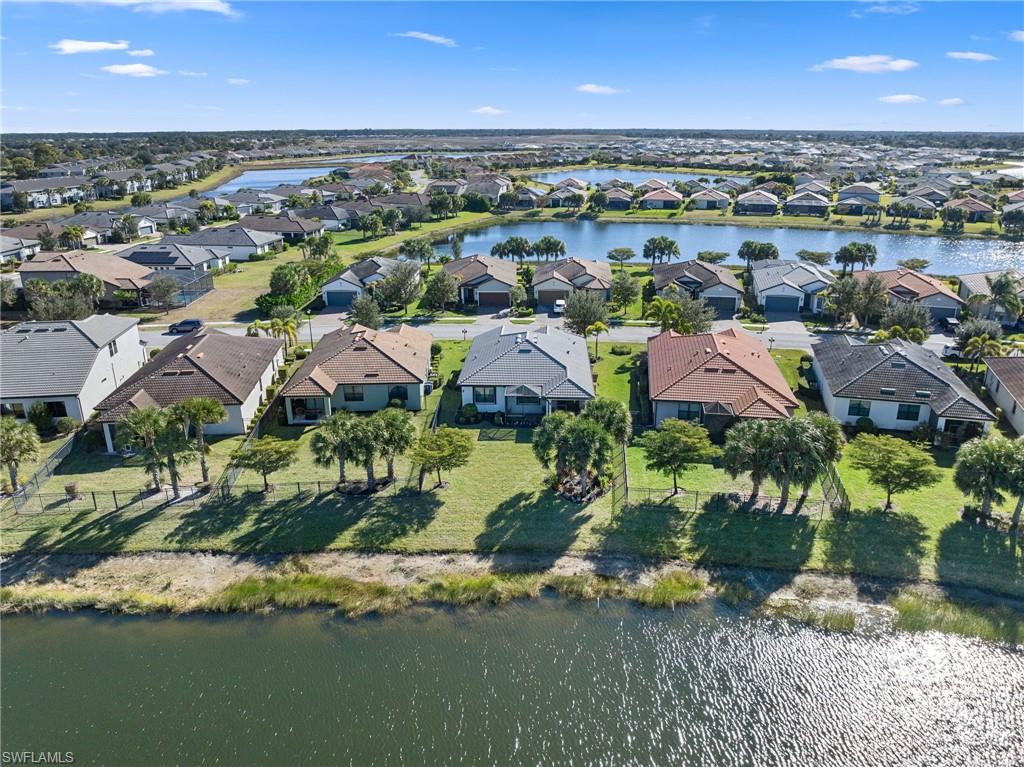 HAMPTON LAKES - Residential