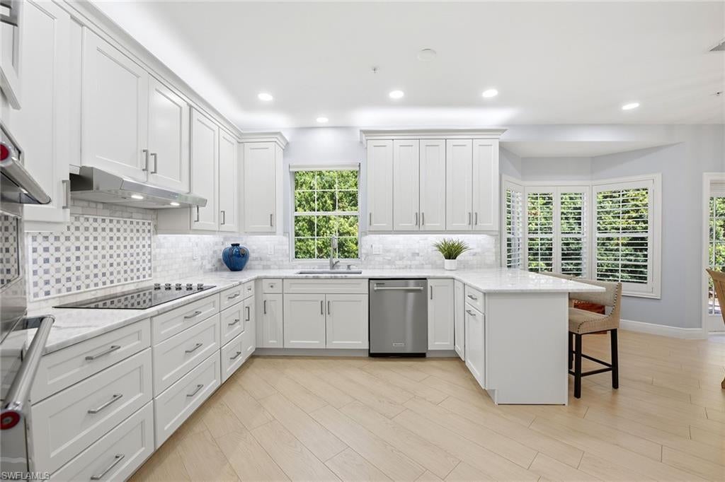 269 Colonade CIR 2802