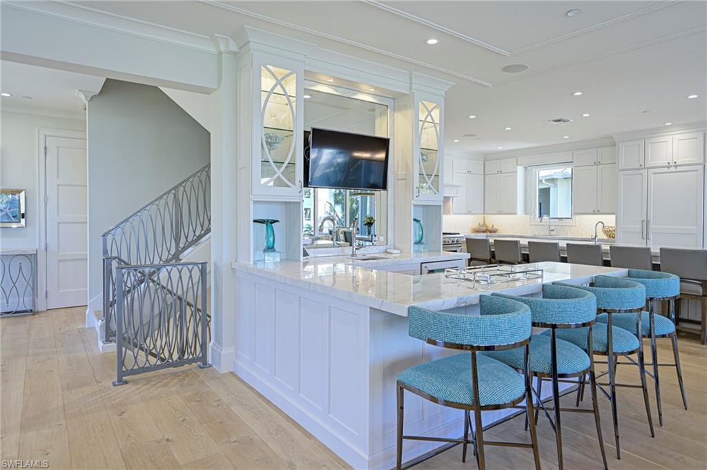 BAREFOOT BEACH - Residential