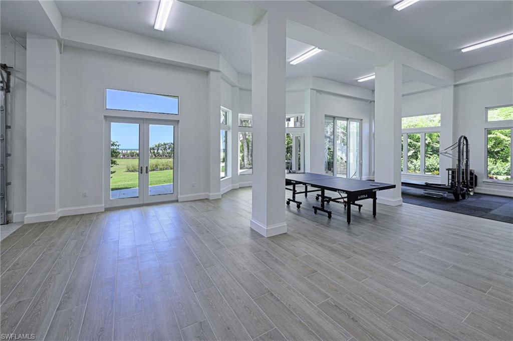 BAREFOOT BEACH - Residential