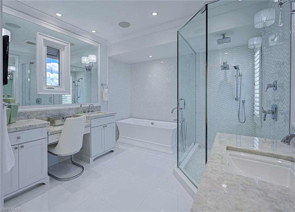 BAREFOOT BEACH - Residential