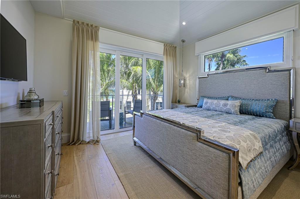 BAREFOOT BEACH - Residential