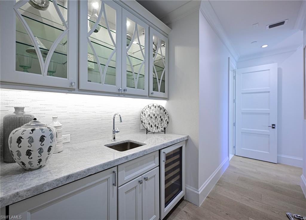 BAREFOOT BEACH - Residential