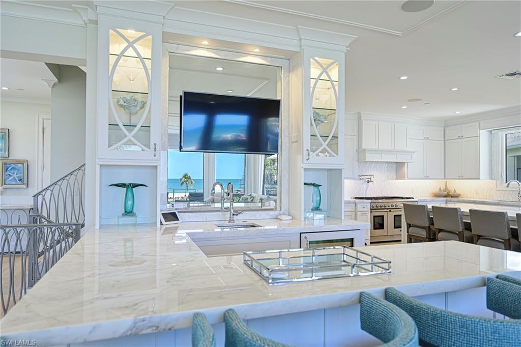 BAREFOOT BEACH - Residential