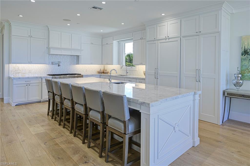 BAREFOOT BEACH - Residential