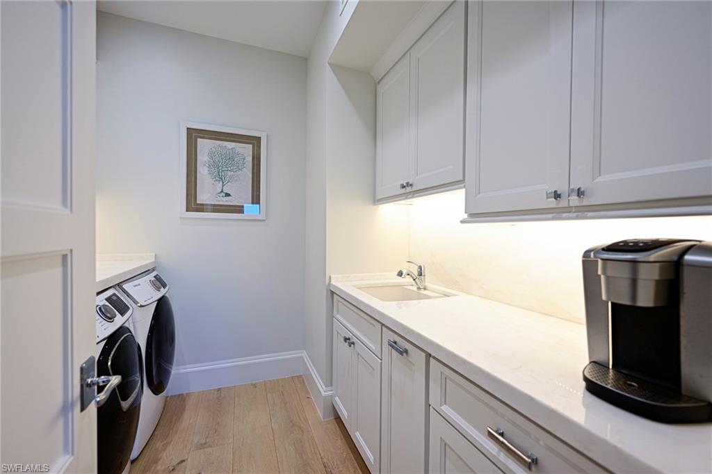 BAREFOOT BEACH - Residential