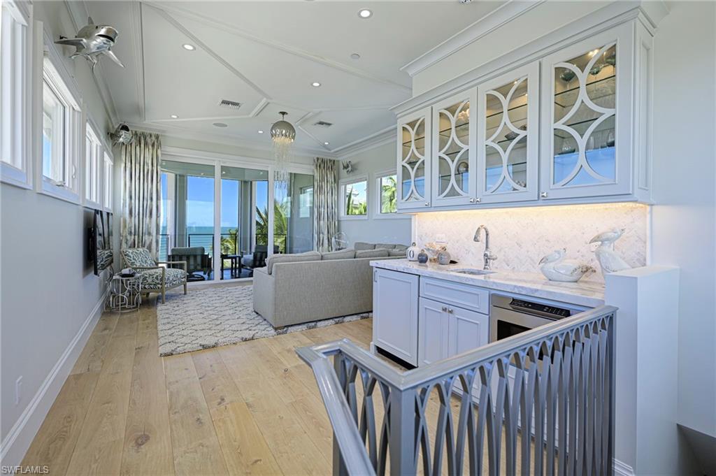 BAREFOOT BEACH - Residential