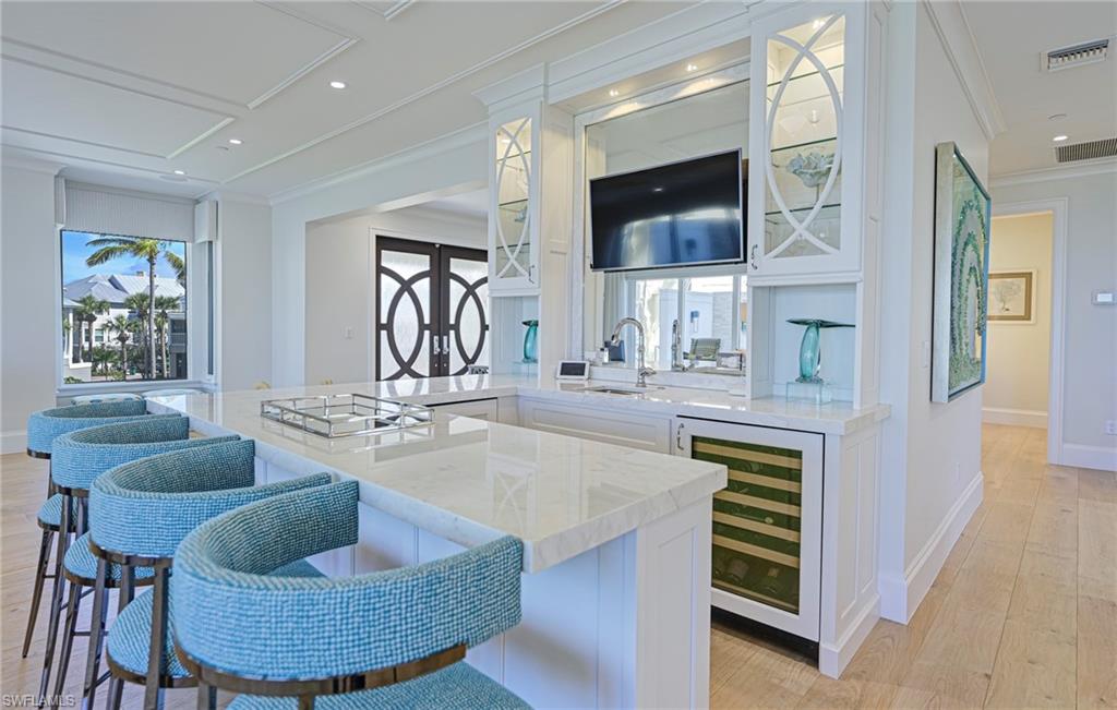 BAREFOOT BEACH - Residential