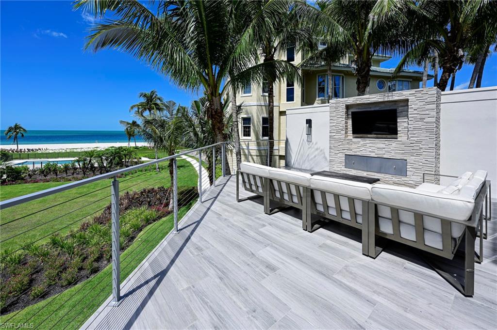 BAREFOOT BEACH - Residential