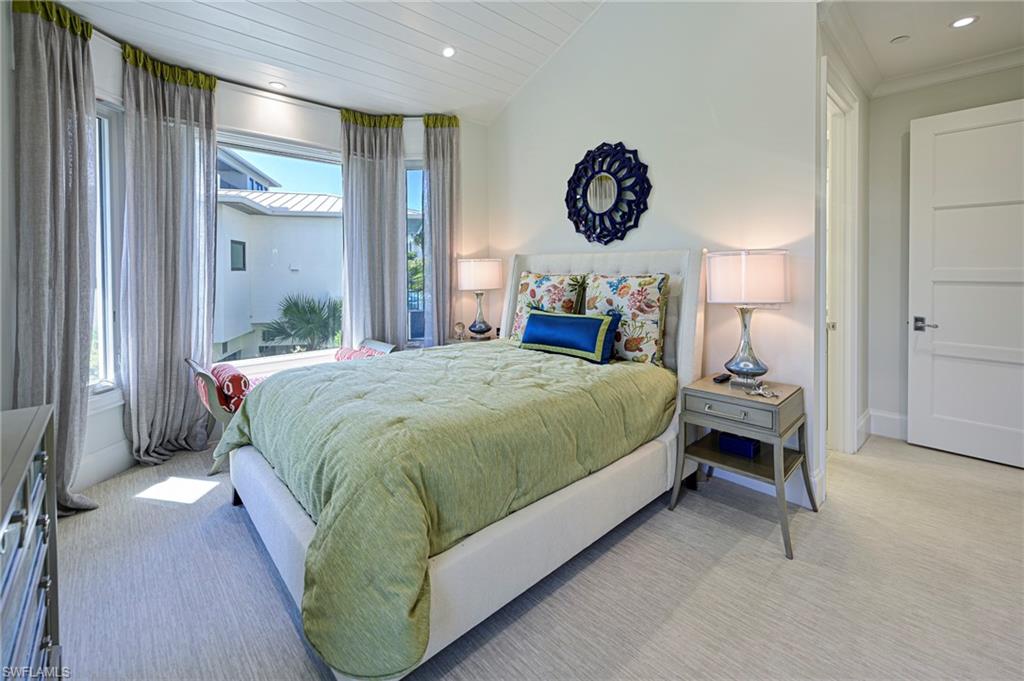 BAREFOOT BEACH - Residential