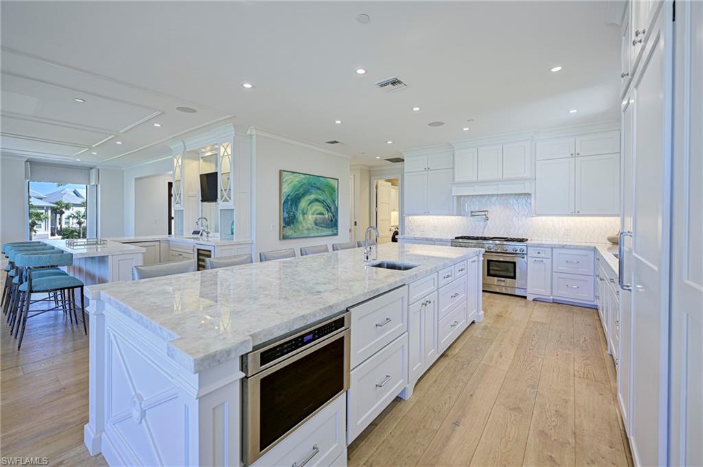 BAREFOOT BEACH - Residential