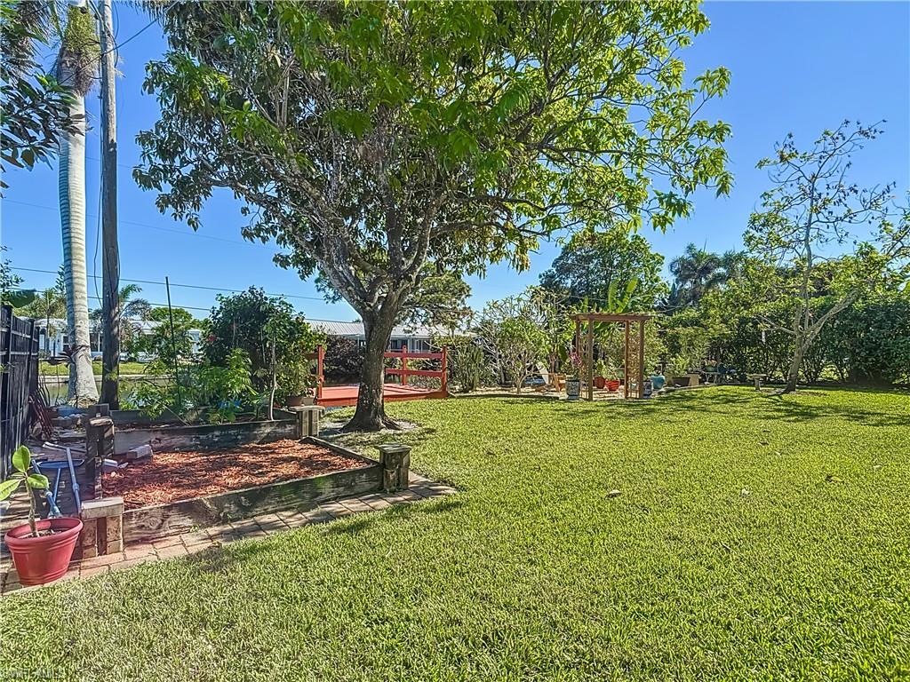 BONITA SHORES - Residential