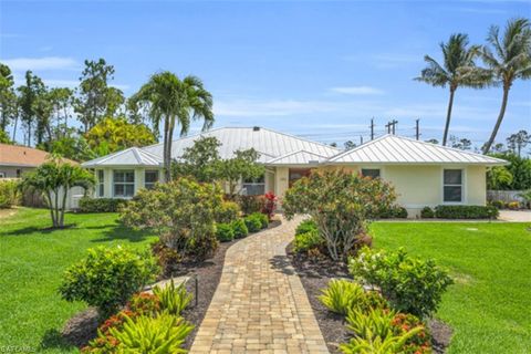 A home in NAPLES