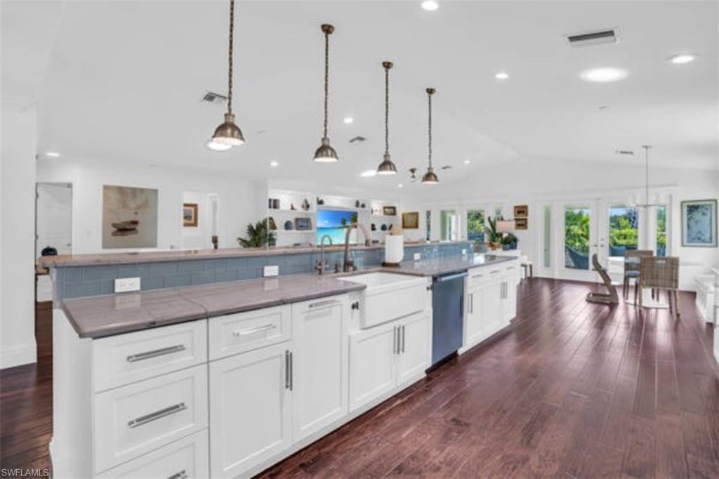 WILLOUGHBY ACRES - Residential