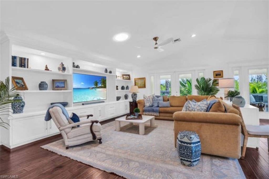 WILLOUGHBY ACRES - Residential