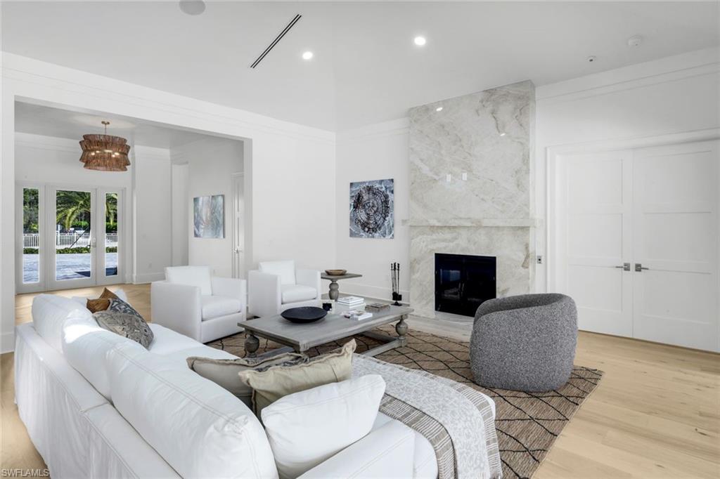 ACREAGE HEADER - Residential