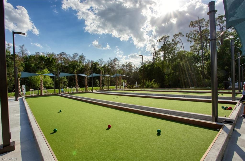 ROYAL GREENS - Residential