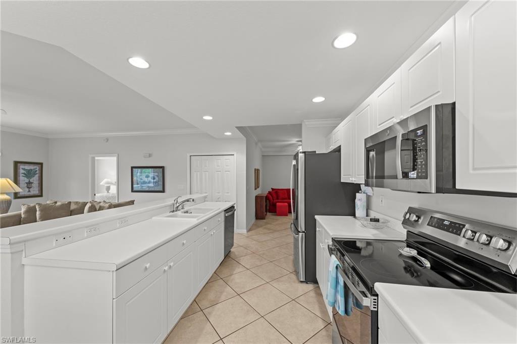 CARRIAGE HOMES AT WOODS EDGE - Residential Lease