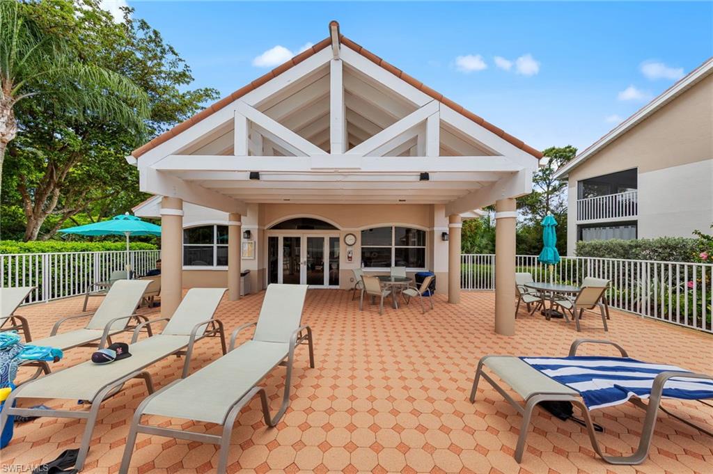 CARRIAGE HOMES AT WOODS EDGE - Residential Lease