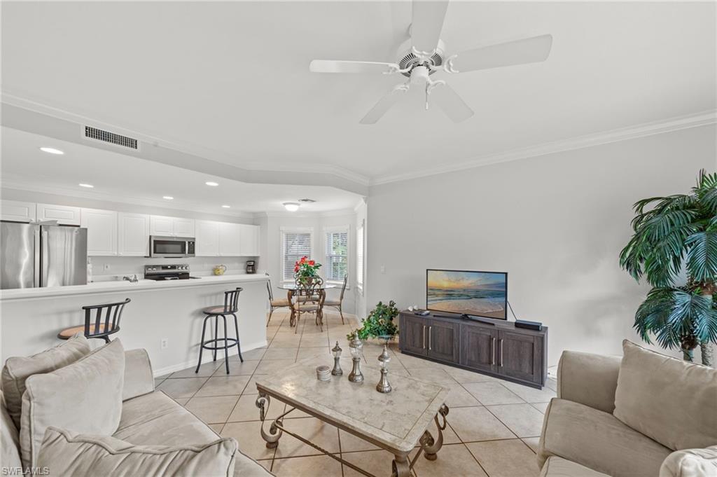 CARRIAGE HOMES AT WOODS EDGE - Residential Lease