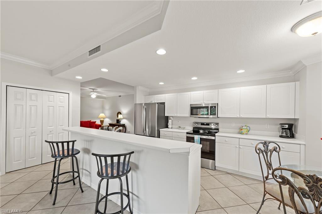 CARRIAGE HOMES AT WOODS EDGE - Residential Lease