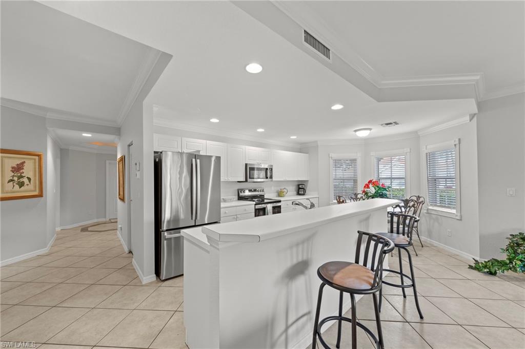 CARRIAGE HOMES AT WOODS EDGE - Residential Lease