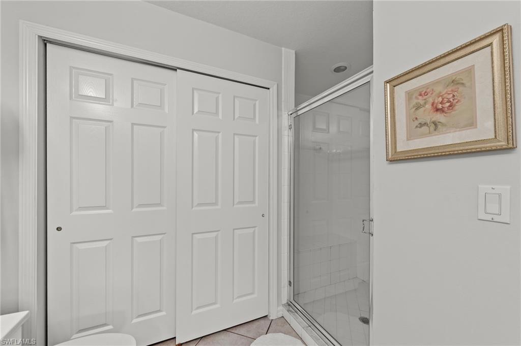 CARRIAGE HOMES AT WOODS EDGE - Residential Lease