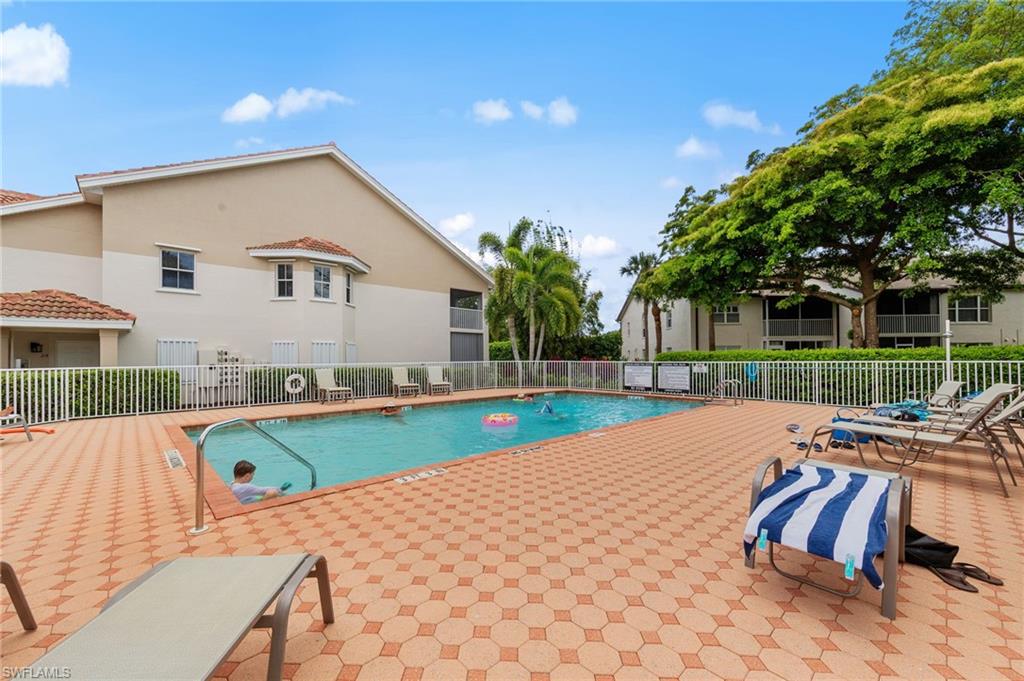 CARRIAGE HOMES AT WOODS EDGE - Residential Lease