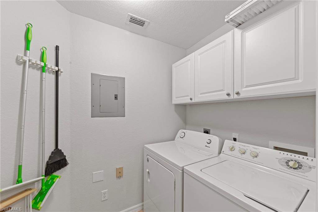 CARRIAGE HOMES AT WOODS EDGE - Residential Lease