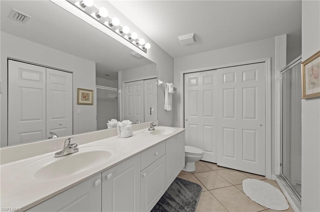 CARRIAGE HOMES AT WOODS EDGE - Residential Lease