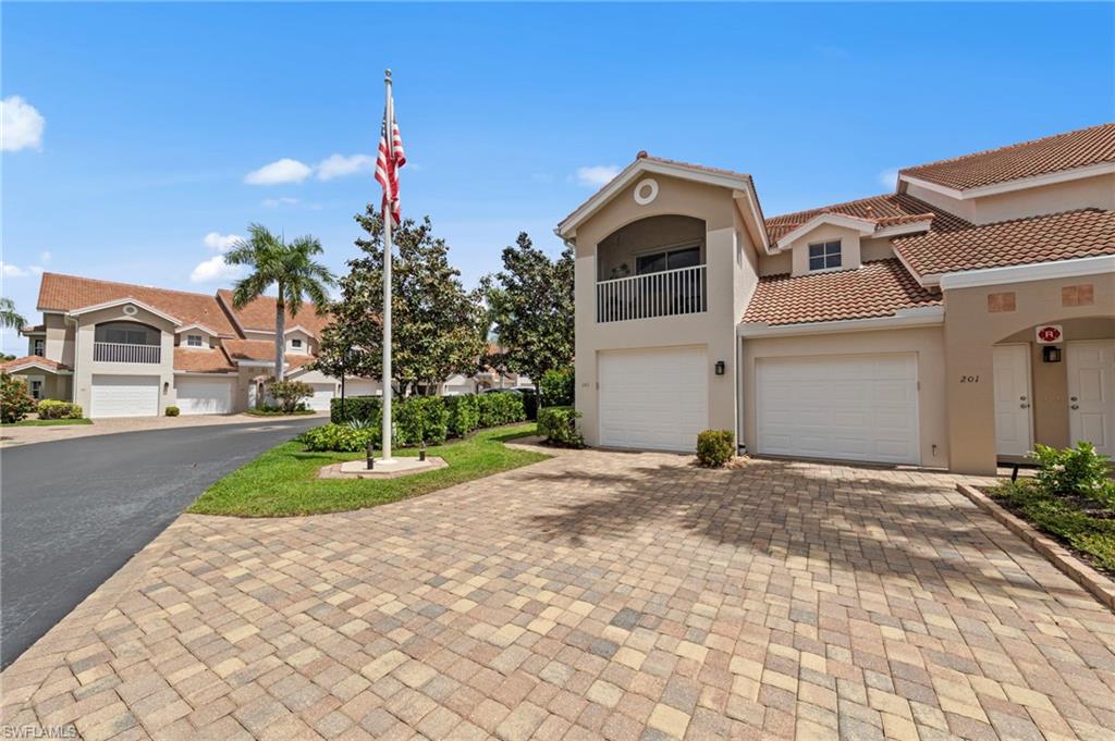 CARRIAGE HOMES AT WOODS EDGE - Residential Lease