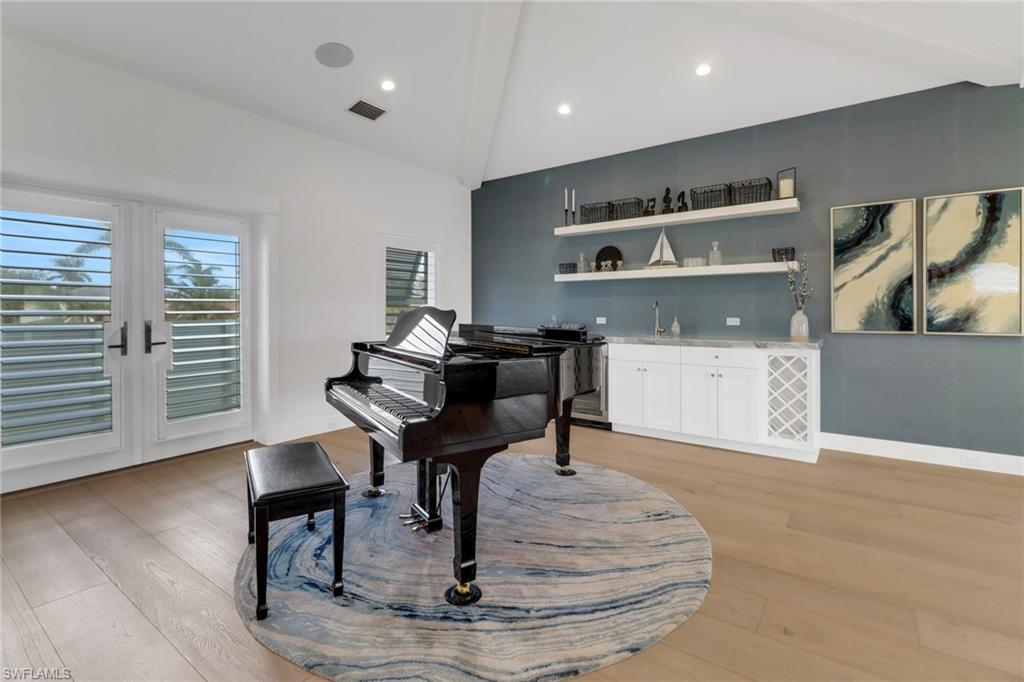 ROYAL HARBOR - Residential