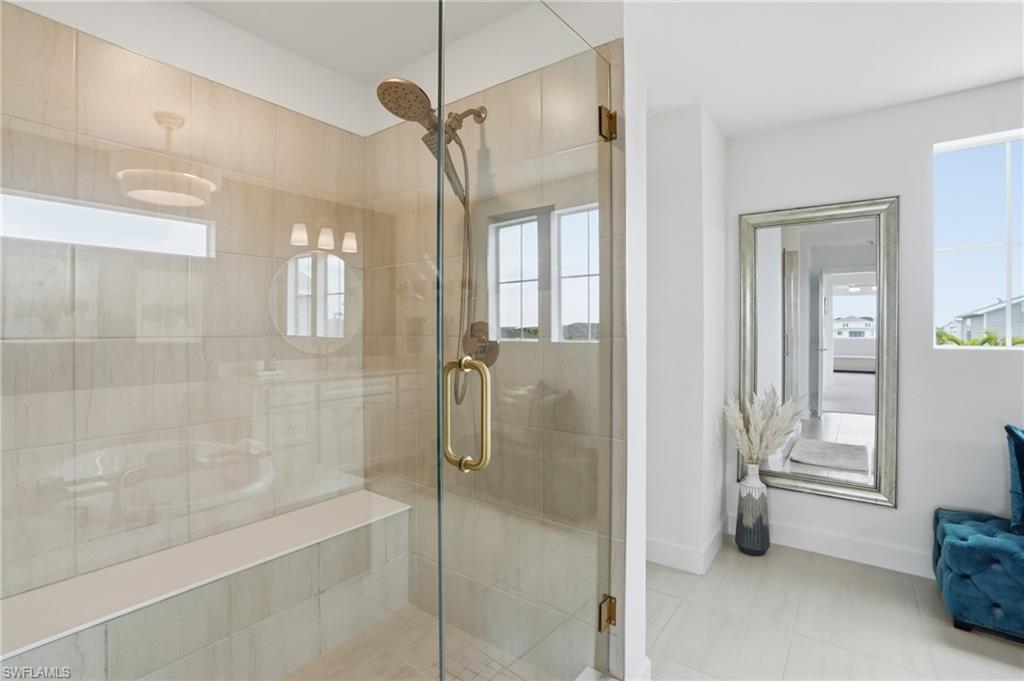 NORTHRIDGE - Residential