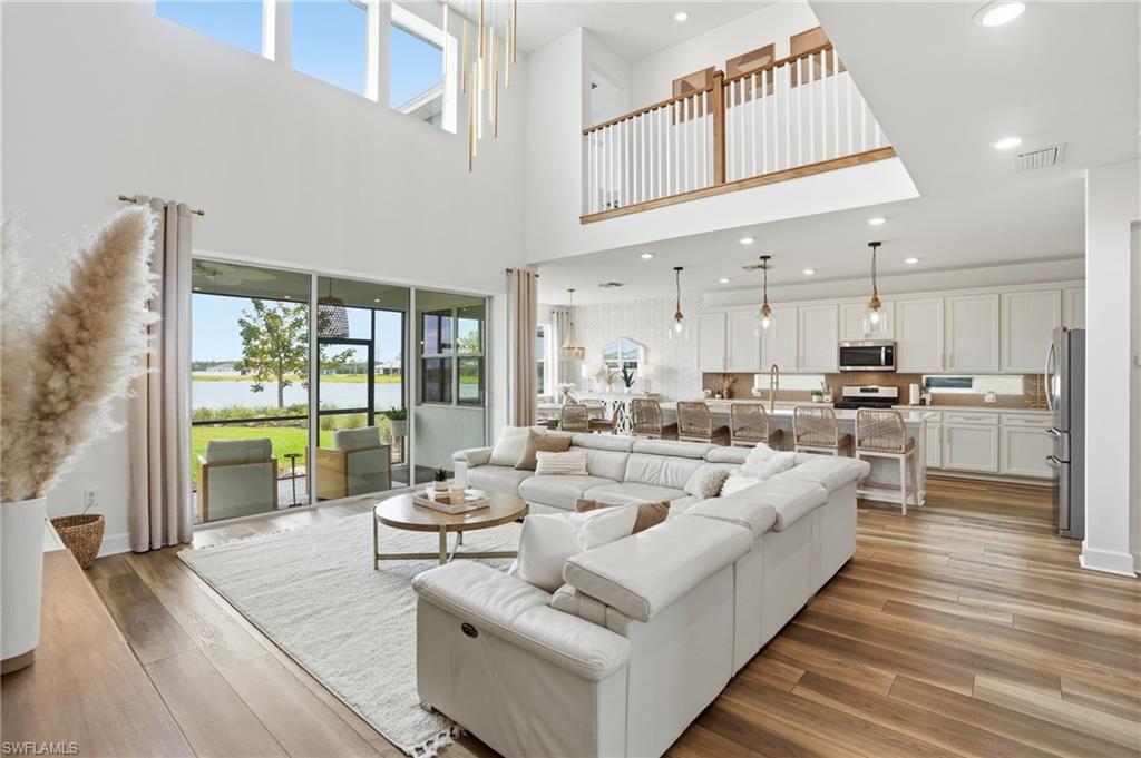 NORTHRIDGE - Residential