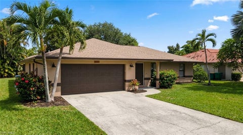 2237 River Reach DR NAPLES FL 34104