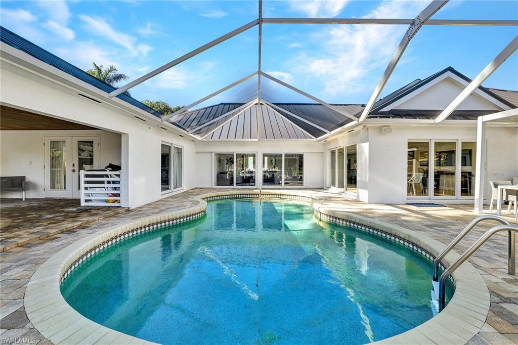 MARCO BEACH - Residential