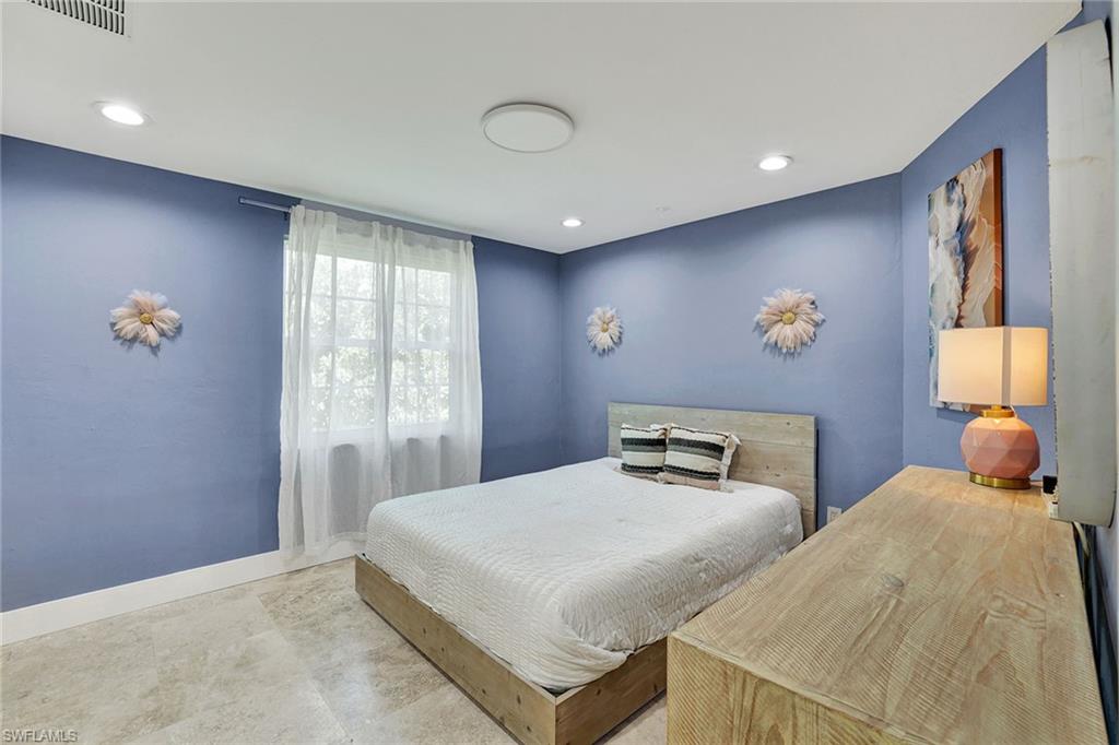 MARCO BEACH - Residential