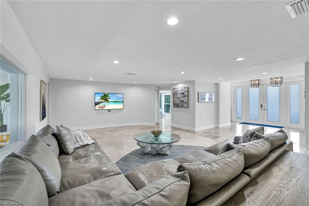 MARCO BEACH - Residential