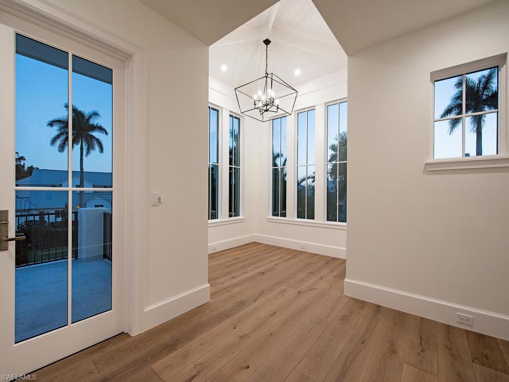 MOORINGS - Residential