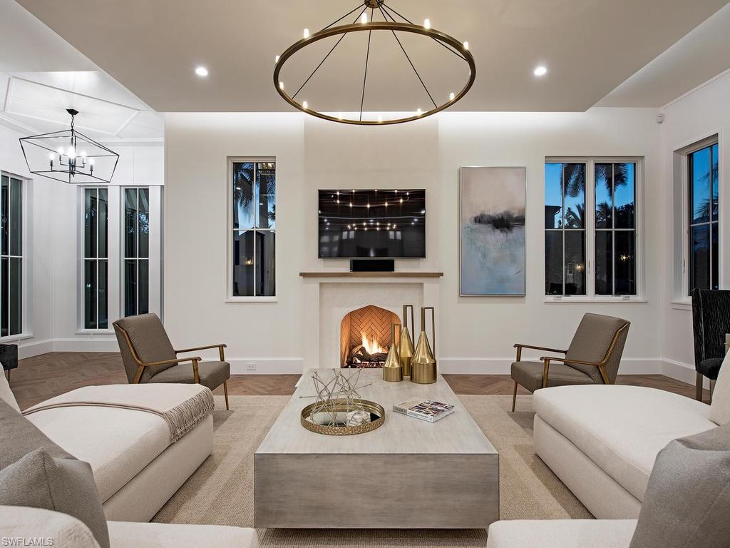 MOORINGS - Residential