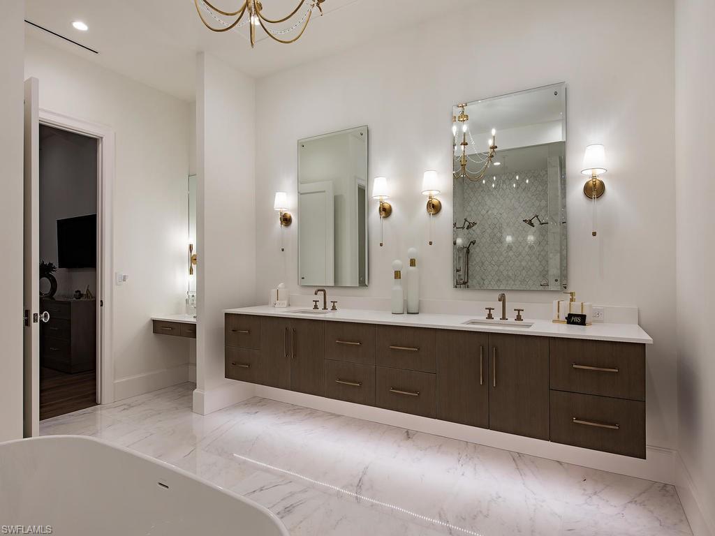 MOORINGS - Residential