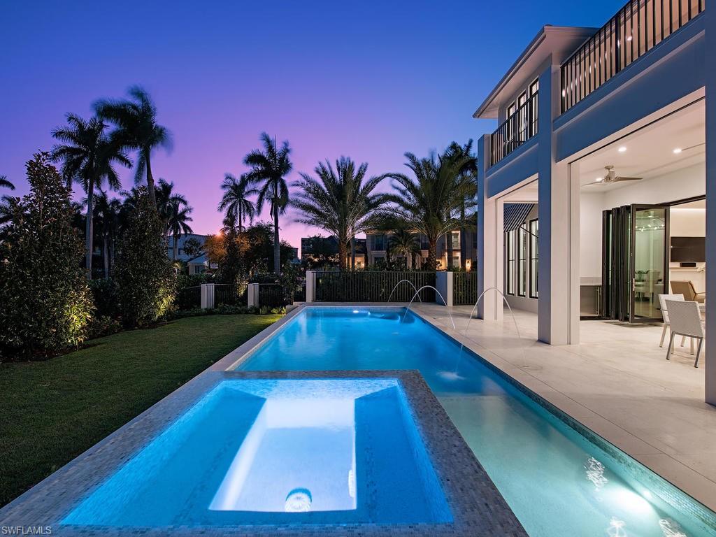 MOORINGS - Residential