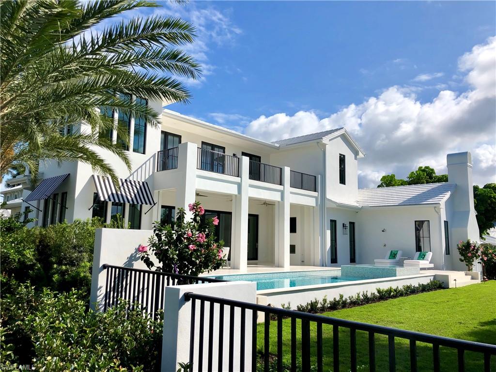 MOORINGS - Residential