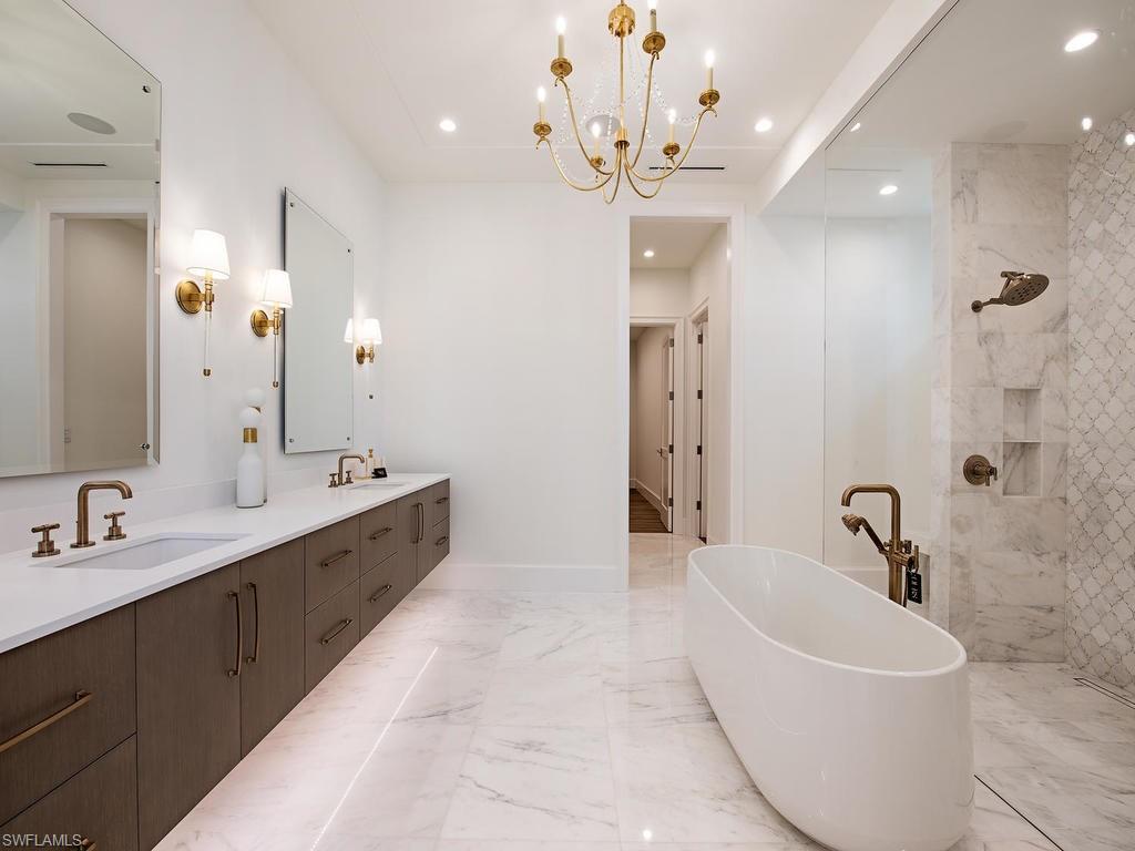 MOORINGS - Residential