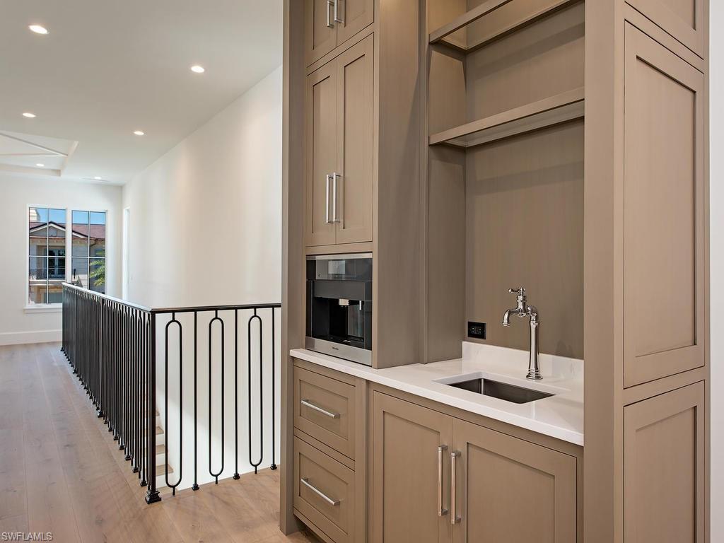 MOORINGS - Residential